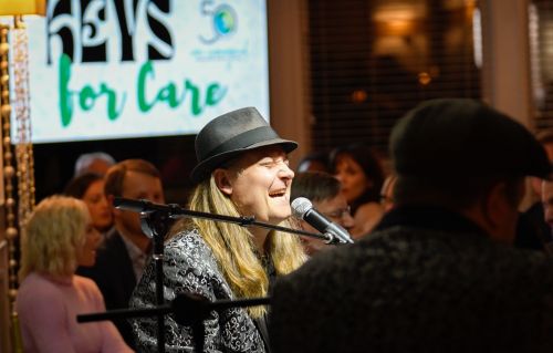 Keys for Care pianist